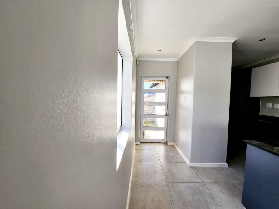 To Let 3 Bedroom Property for Rent in Lovemore Park Eastern Cape